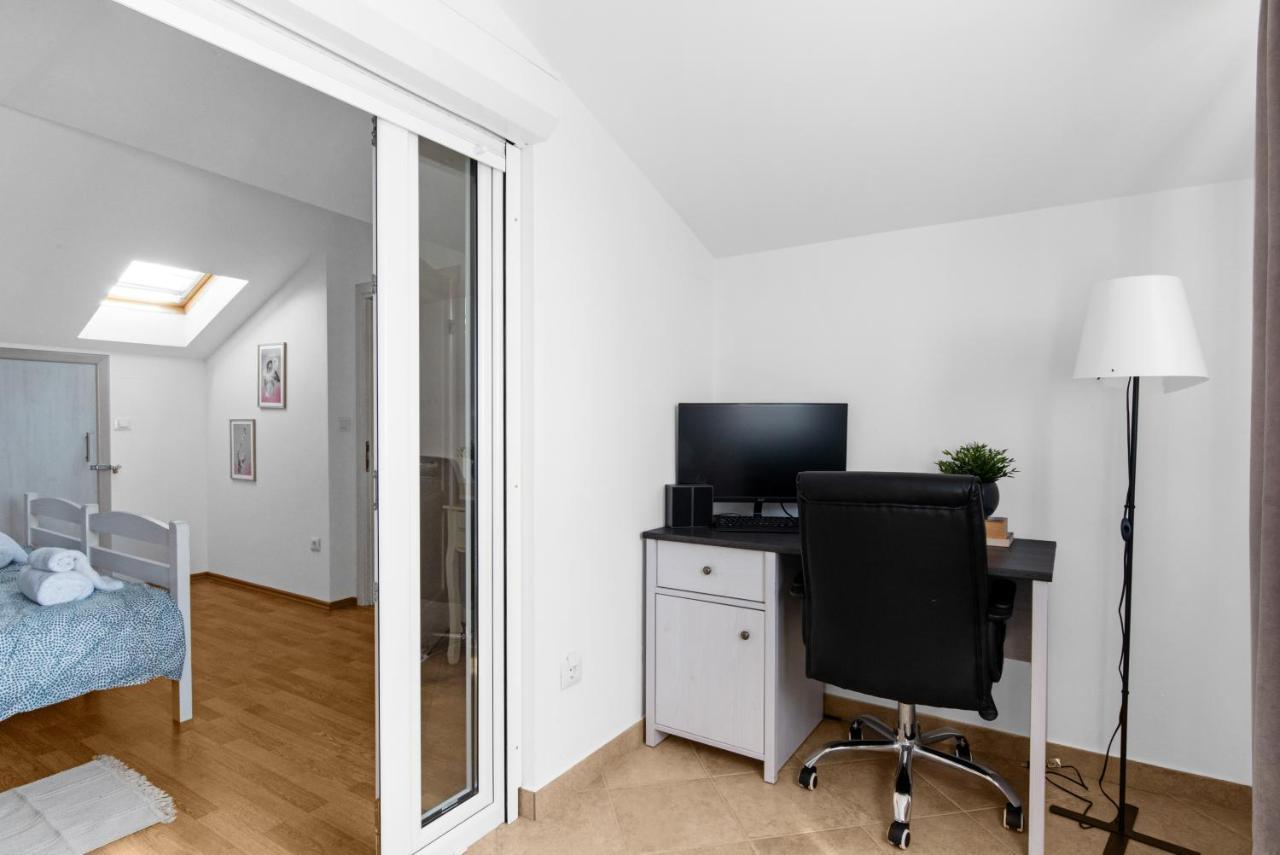 App 982 Apartment Rosini Екстериор снимка